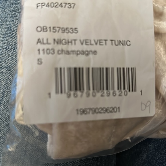 𝅺FREE People All Night Velvet Tunic /Champagne - Picture 6 of 7